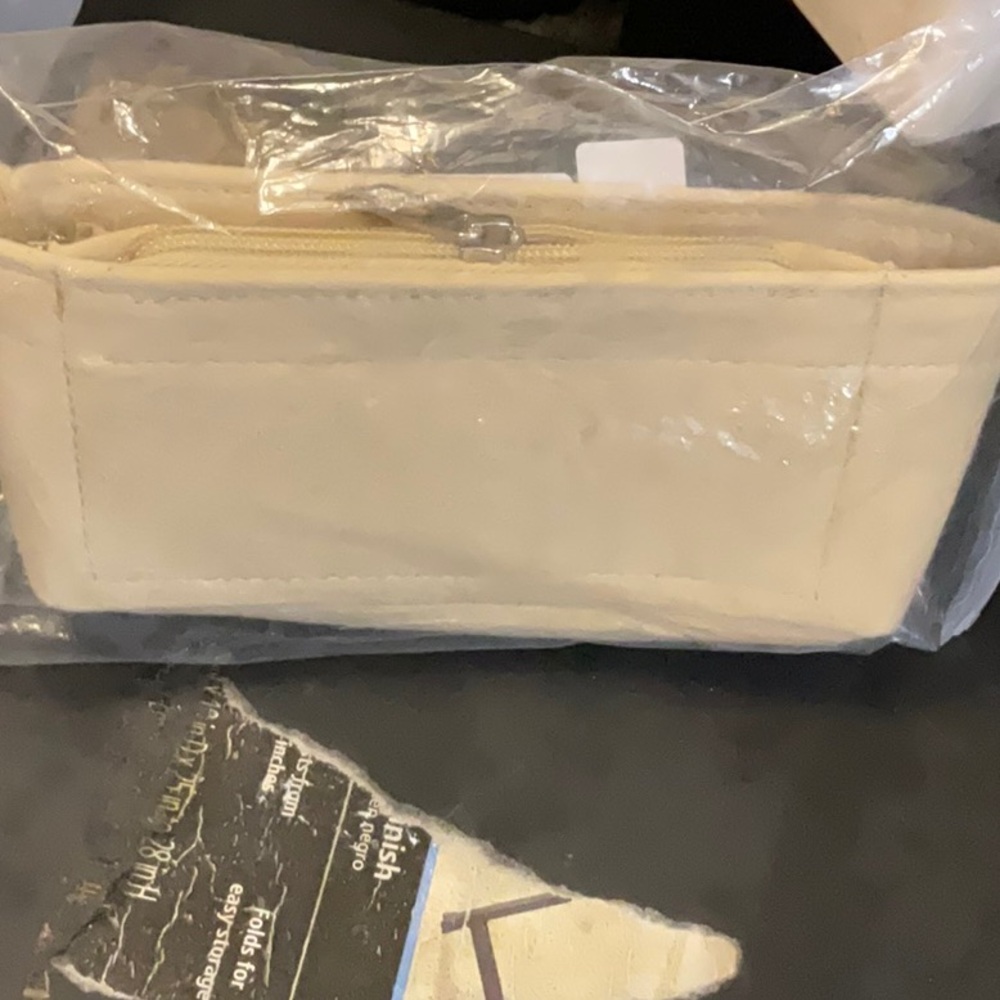 Beige purse insert with zipper